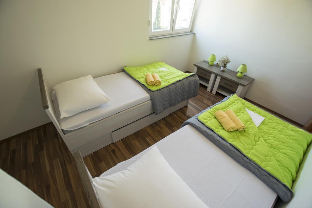 Apartment Duda Starigrad Paklenica Extérieur photo