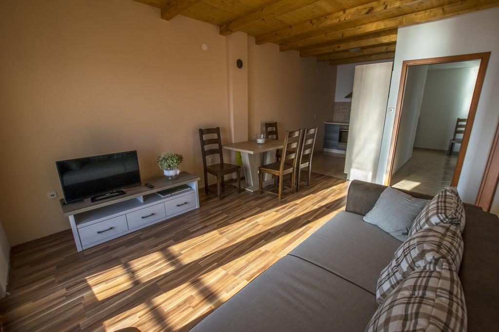 Apartment Duda Starigrad Paklenica Extérieur photo
