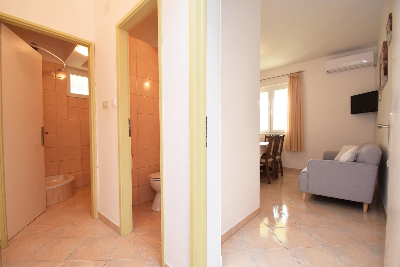 Apartment Duda Starigrad Paklenica Extérieur photo