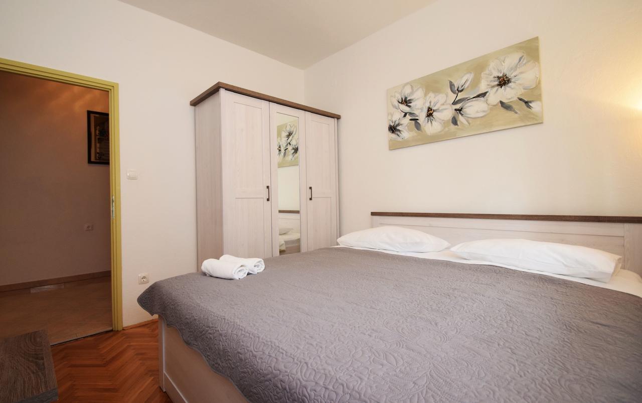 Apartment Duda Starigrad Paklenica Extérieur photo